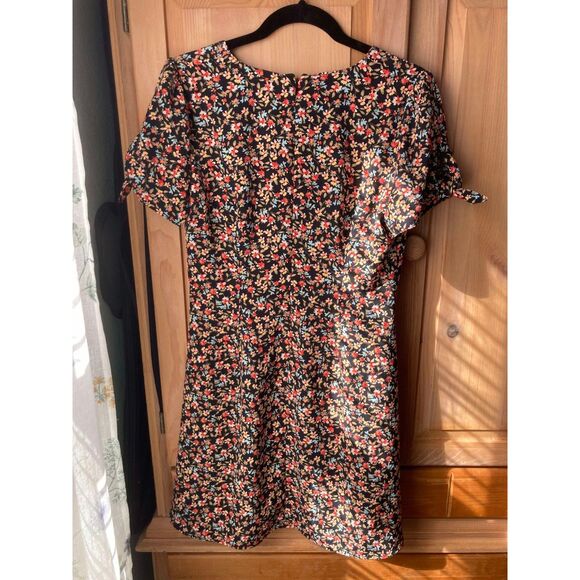 Loft | NWOT Floral Tie Sleeve Pocket Flare Dress | Size 2 - Picture 3 of 7
